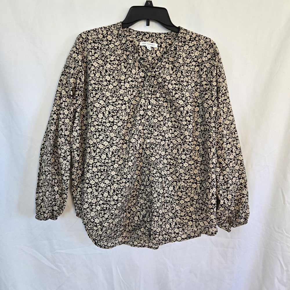 Free Assembly Women's True Black Ditsy Black Tan Floral Button-Front Shirt Large